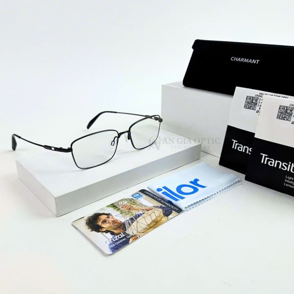 Kính đổi màu Essilor chính hãng 